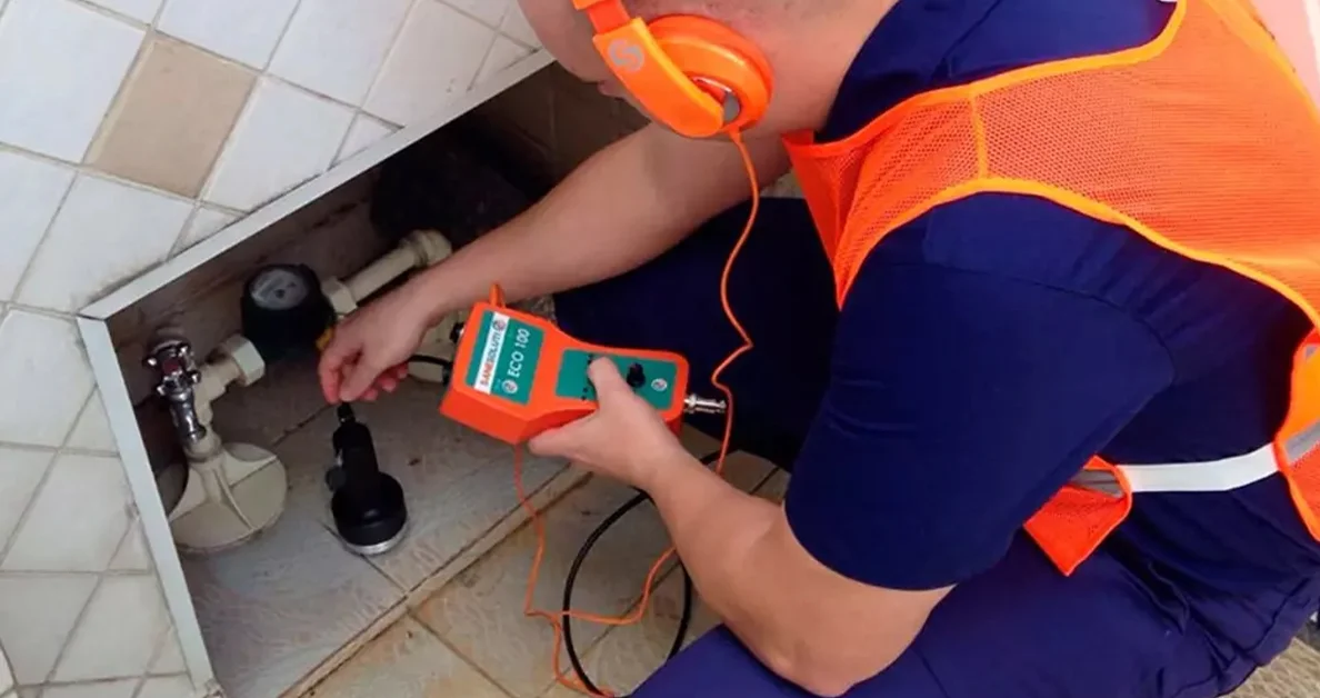 Caça vazamentos em Macaubal